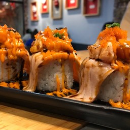 โรล แซลมอนลาวา (3ชิ้น) - Salmon Lava Roll (3pcs.)