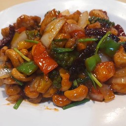 ไก่ผัดเม็ดมะม่วง