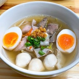 ก๋วยเตี๋ยวต้มยำByเจ๊จิ๋มริมคลอง