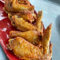 ปีกไก่ทอดน้ำปลา