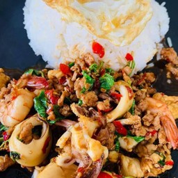 Mixed Seafood Basil Rice (Seafood + Pork) + 1 Egg