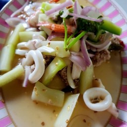 ยำก้านคะน้า