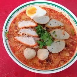 บะหมี่เกี๊ยวต้มยำน้ำข้น