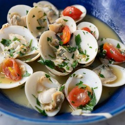 Clams Sauteed in white wine and garlic sauce
