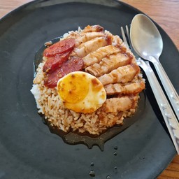 ข้าวหมูกรอบ