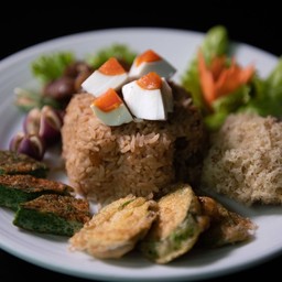 ข้าวคลุกน้ำพริกลงเรือ