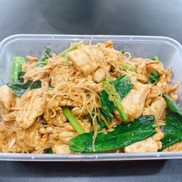 เส้นหมี่ผัดซีอิ้วไก่ (คลีน)