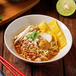 [อร่อยซ่ากับโค้ก] ก๋วยเตี๋ยวหมูต้มยำ  (ก๋วยเตี๋ยวไซส์ปกติ) +  โค้ก ออริจินัล (กระป๋อง)