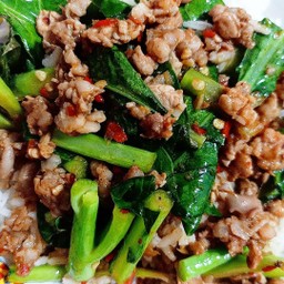 คะน้าหมูสับ