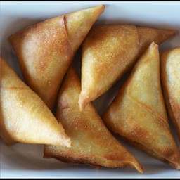 Samosa ซาโมซ่าผัก