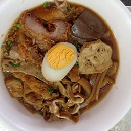 ก๋วยจั๊บน้ำข้น เครื่องแน่น