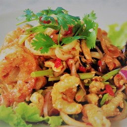 ยำสามกรอบ