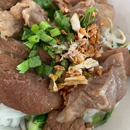 ก๋วยเตี๋ยวเนื้อตุ๋น&หมูตุ๋นอ้อมเมืองทอง