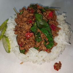 ข้าวราดกระเพราเป็ดสับก้าบก้าบ