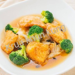 ก๋วยเตี๋ยวราดหน้าปลาเต้าซี่