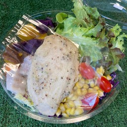 สลัดผักอกไก่พริกไทยดำ
