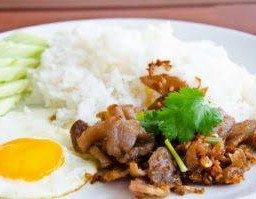 ข้าวกระเทียมพริกไทย