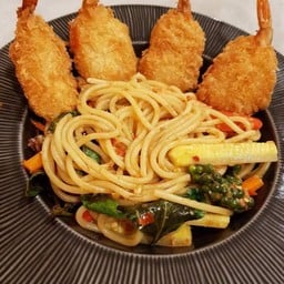 สปาเก็ตตีขี้เมากุ้งกรอบ