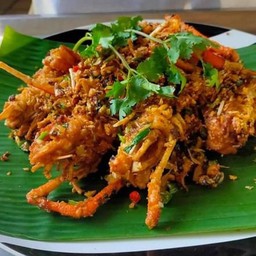 กุ้งตัวใหญ่คั่วเกลือ