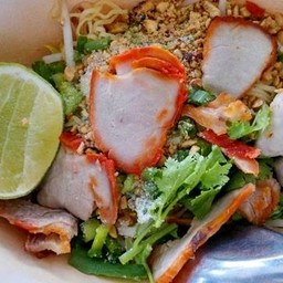 ก๋วยเตี๋ยวหมูแดง ต้มยำแห้ง