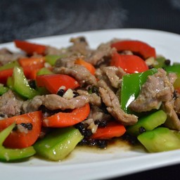 เนื้อผัดพริกไทยดำ黑胡椒牛肉