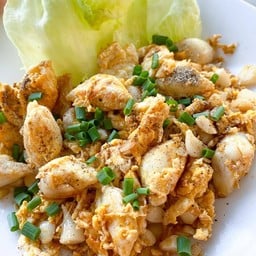 เนื้อปูผัดไข่กระเทียมดอง