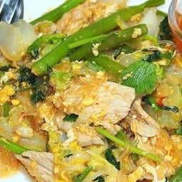 สุกี้แห้ง