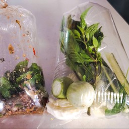 ซุปมะเขือใส่ปลาทูพร้อมผักสด