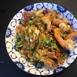กุ้งผัดพริกเกลือ