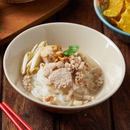 [อร่อยซ่ากับโค้ก] ก๋วยเตี๋ยวหมูน้ำใส  (ก๋วยเตี๋ยวไซส์ปกติ) +  โค้ก ออริจินัล (กระป๋อง)