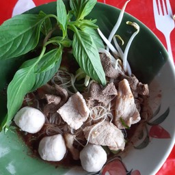 เส้นหมี่น้ำตก