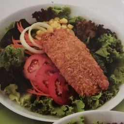 สลัดปลาทอด