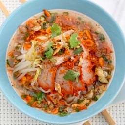 ก๋วยเตี๋ยวหมูแดง ต้มยำ