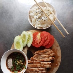 ข้าวหมูย่าง