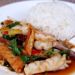 ข้าว+ซีฟู้ดผัดพริกใบกะเพรา