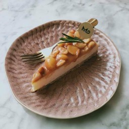 MACADAMIA CHEESECAKE