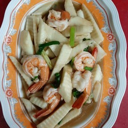 ยอดมะพร้าวผัดกุ้ง