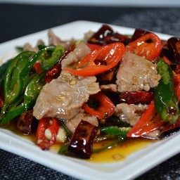 เนื้อผัดพริกเสฉวน辣子牛肉