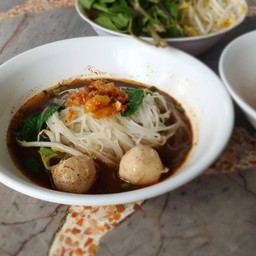 ก๋วยเตี๋ยวหมูน้ำตก