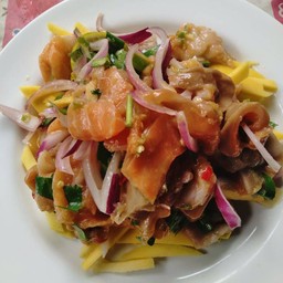 ยำมะม่วงป้าติ๋มมหาลัยราชภัฏพระนคร