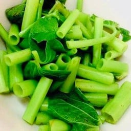 ผักบุ้งลวก