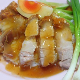 ข้าวหมูกรอบล้วน