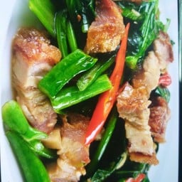 ผัดคะน้าไฟแดง