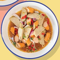 ยำใส้กรอกไก่หนังกรอบ+หมูยอ