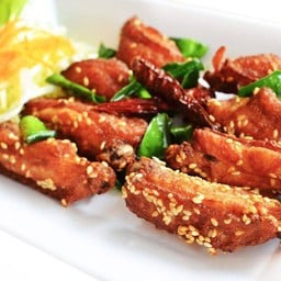 ปีกไก่ทอดน้ำปลา