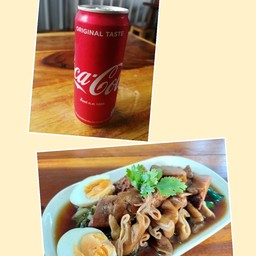 อร่อยซ่าส์กับโค้ก ขาหมูรวมมิตรชุดใหญ่