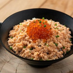 ข้าวหน้าแซลม่อนสับอิคุระ