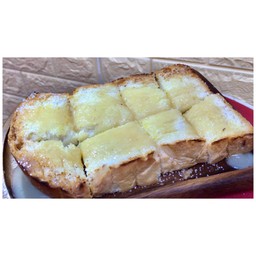 ขนมปังฮอกไกโดราดเนยน้ำตาล