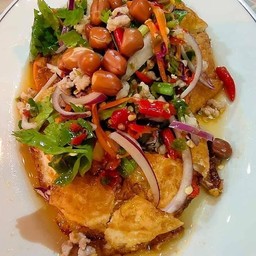 ยำไข่ดาว