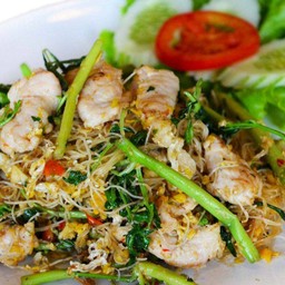 ผัดหมี่กระเฉดหมู